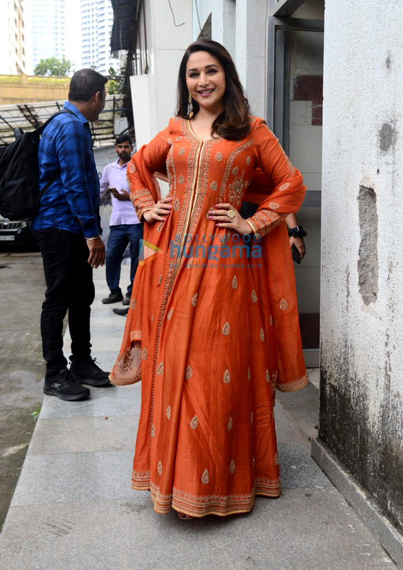 photos madhuri dixit snapped at lower parel 4