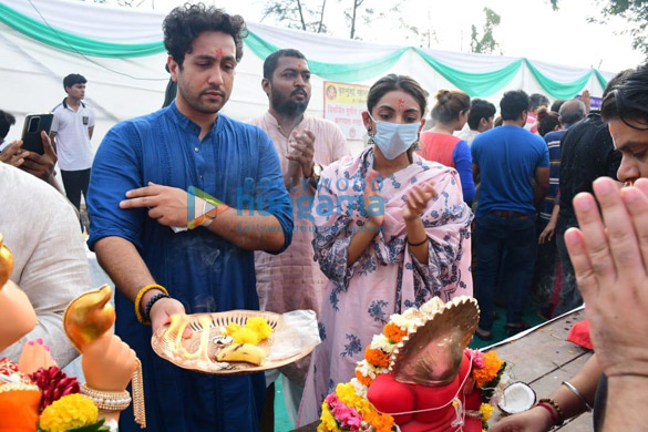 photos maniesh paul bharti singh and others snapped during ganpati visarjan 3