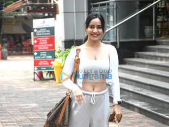 Photos: Neha Sharma snapped at the gym