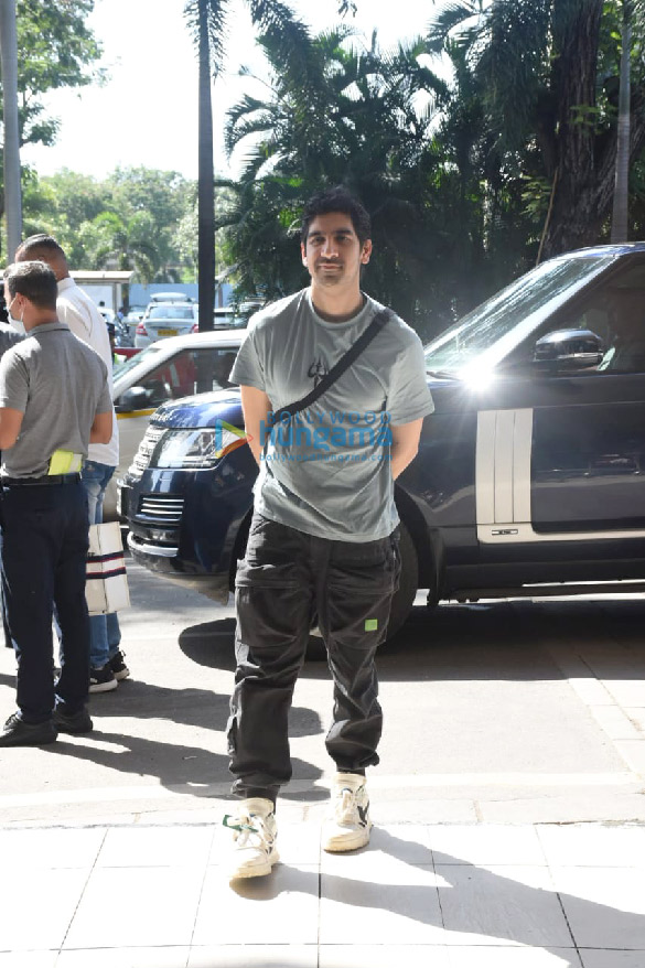 photos ranbir kapoor alia bhatt and ayan mukerji snapped at the airport 3
