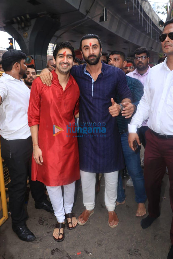 Photos: Ranbir Kapoor and Ayan Mukerji snapped at Lalbaugcha Raja Photos: Ranbir Kapoor and Ayan Mukerji snapped at Lalbaugcha Raja