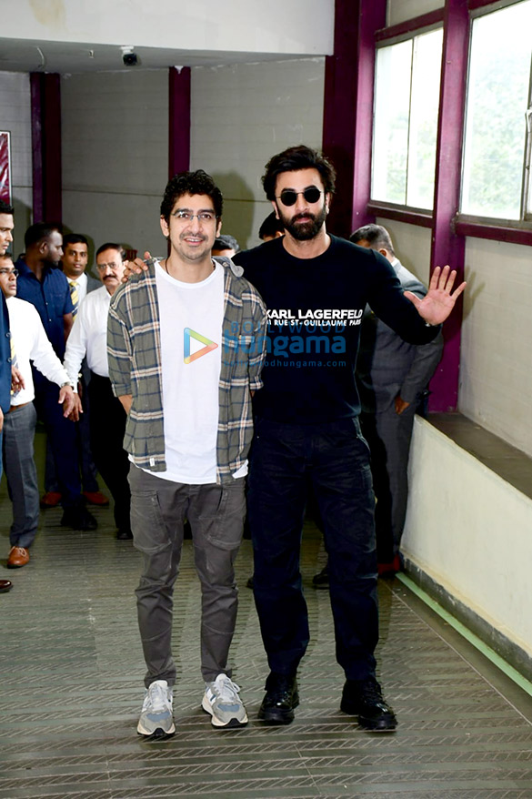photos ranbir kapoor and ayan mukerji snapped interacting with fans watching brahmastra part one shiva at a theatre 1