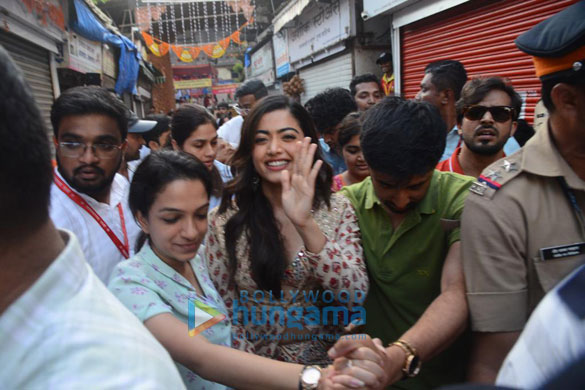 photos rashmika mandanna and ekta kapoor visit lalbaugcha raja 233 1
