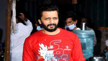 Photos: Riteish Deshmukh snapped in Juhu