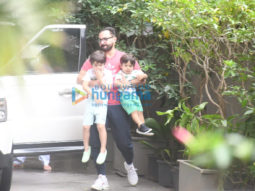 Photos: Saif Ali Khan and Kareena Kapoor Khan snapped with sons Taimur and Jeh in Bandra