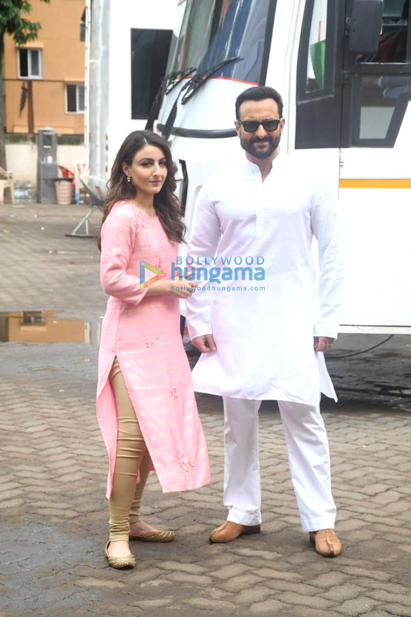 photos saif ali khan and soha ali khan spotted at mehboob studio in bandra 2