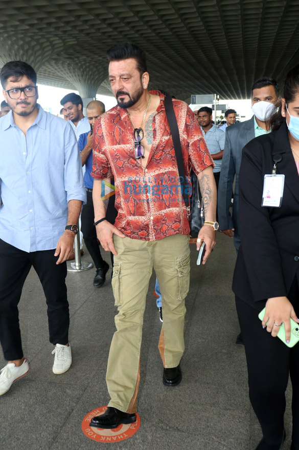 Photos: Sanjay Dutt, Tiger Shroff, Rashmika Mandanna and others snapped at the airport
