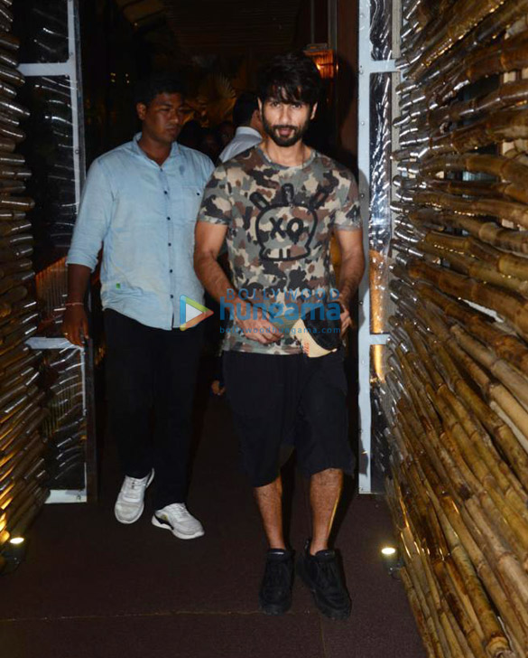 Photos: Shahid Kapoor and Mira Kapoor snapped at Bastian in Worli