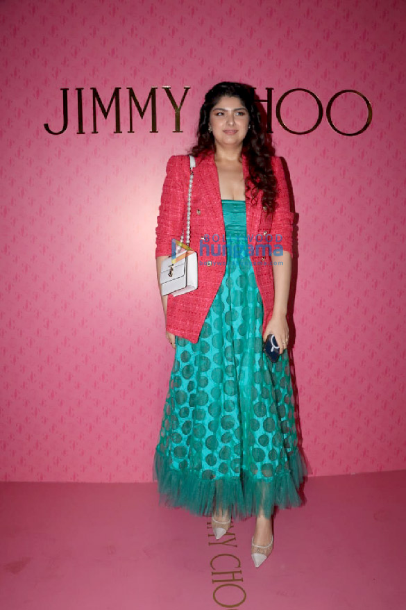 photos shanaya kapoor and anshula kapoor at neuma in colaba 1