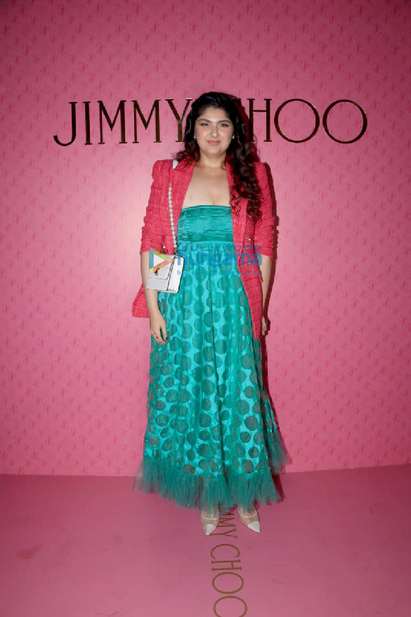 photos shanaya kapoor and anshula kapoor at neuma in colaba 2