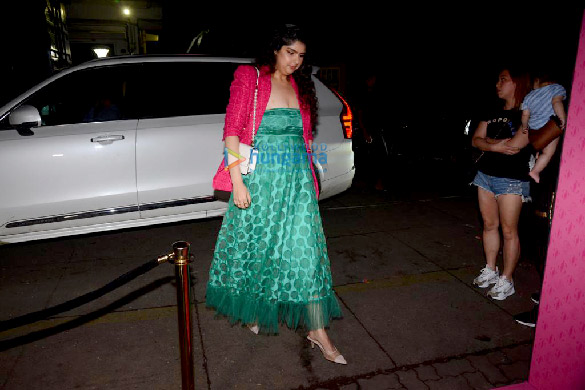 photos shanaya kapoor and anshula kapoor at neuma in colaba 6