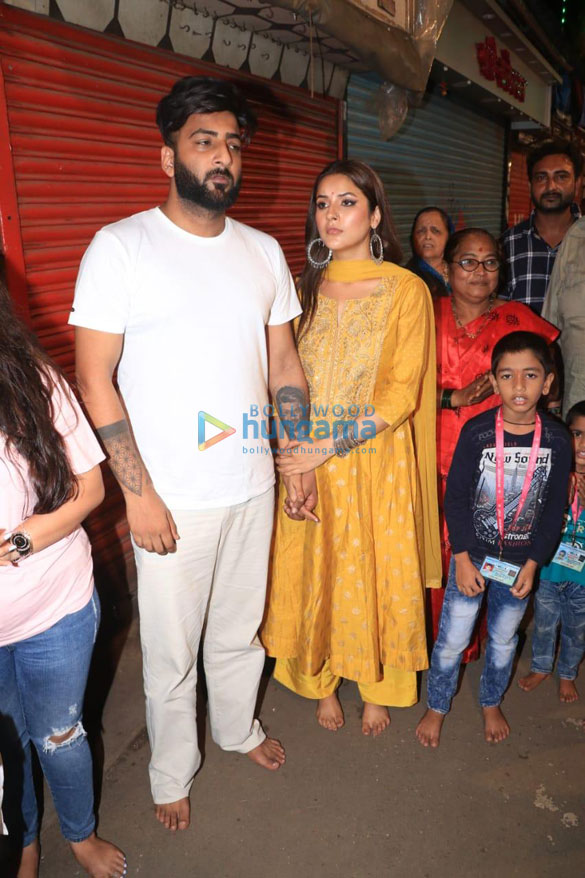 Photos Shehnaaz Gill Snapped With Her Brother At Lalbaugcha Raja As ...