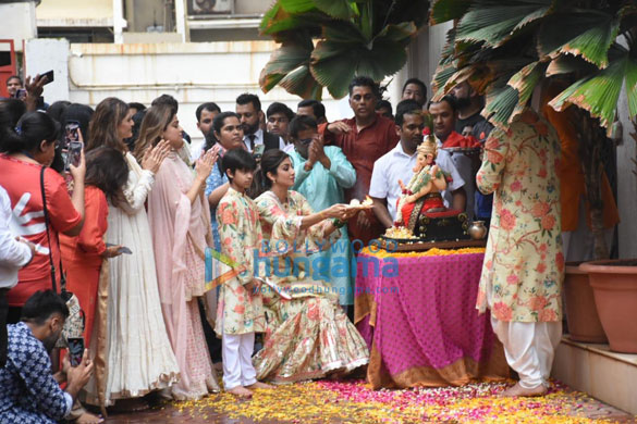 photos shilpa shetty snapped at ganesh visarjan ceremony 5