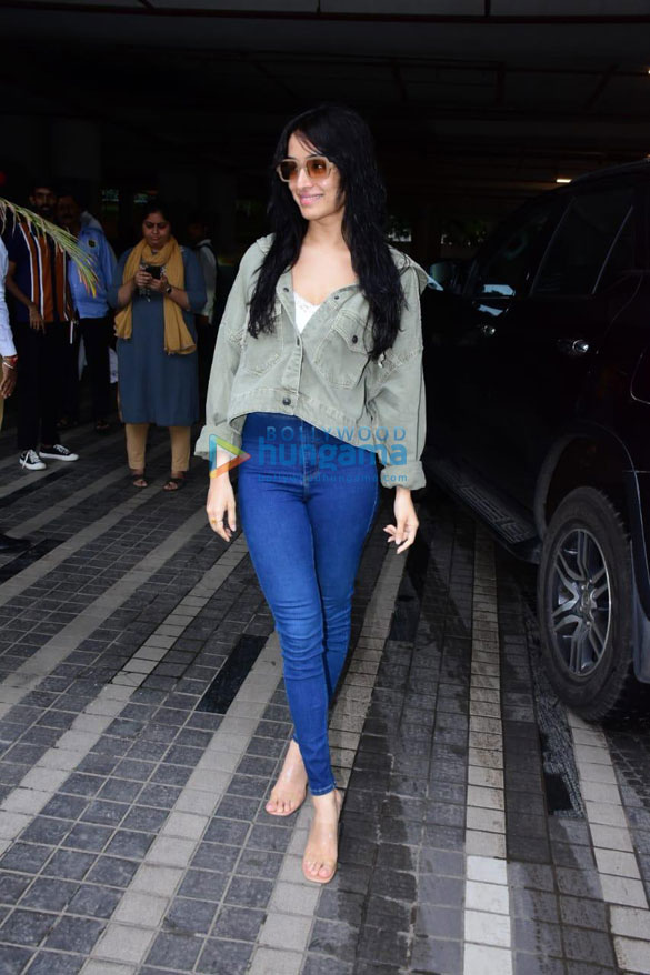 photos shraddha kapoor spotted at lotus business park in andheri 5