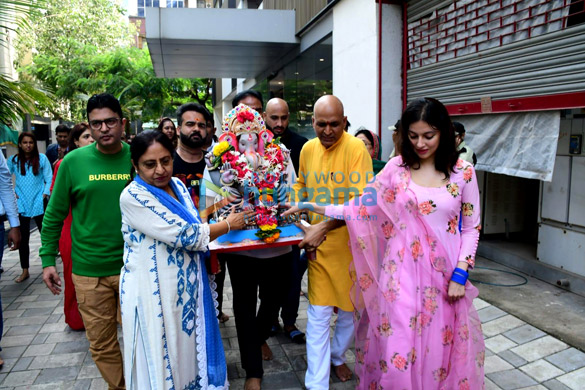 photos sidharth malhotra bhushan kumar divya khosla kumar and others snapped at t series office for ganpati visarjan 3