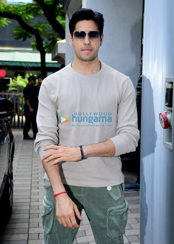 Photos: Sidharth Malhotra snapped at T-series office in Andheri