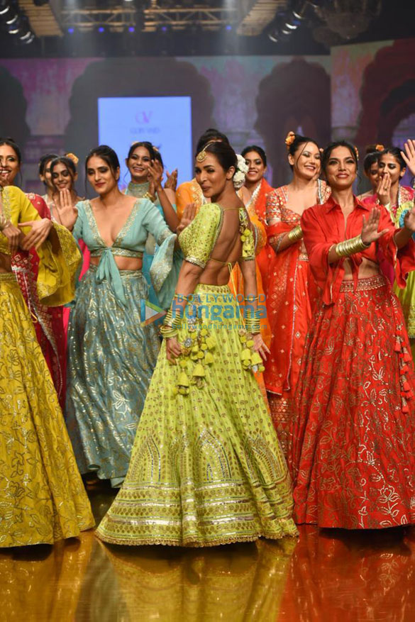 photos sonakshi sinha zaheer iqbal and others snapped attending the bombay times fashion week 2022 77009 5