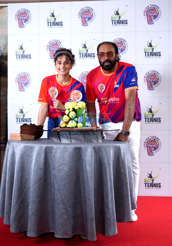 photos taapsee pannu graces the grand launch of team punjab tigers 4