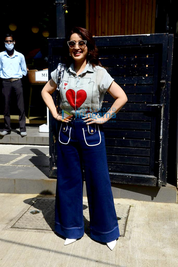 photos tisca chopra snapped in bandra 2