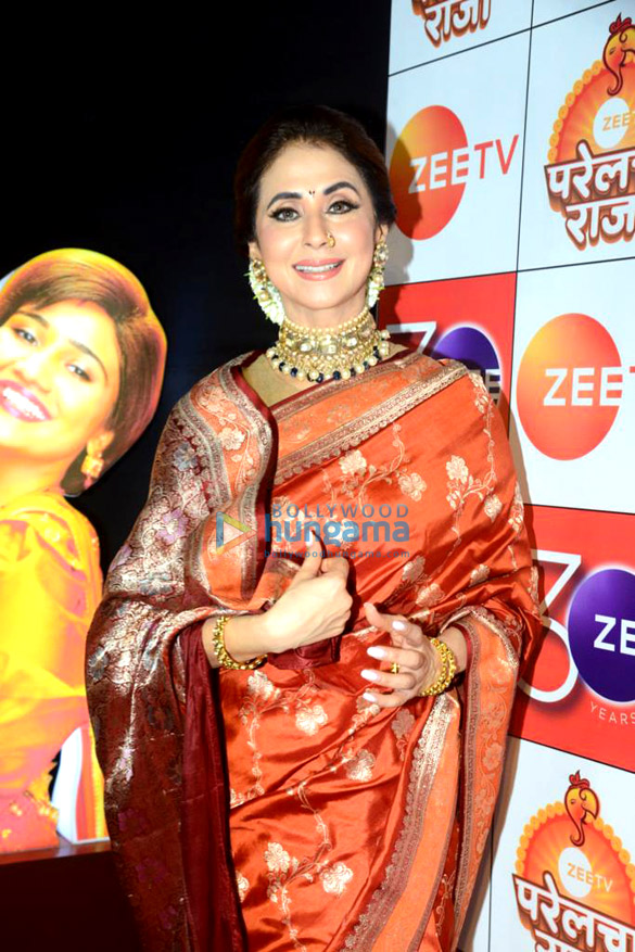 photos urmila matondkar snapped attending the parel cha raja maha aarti 2
