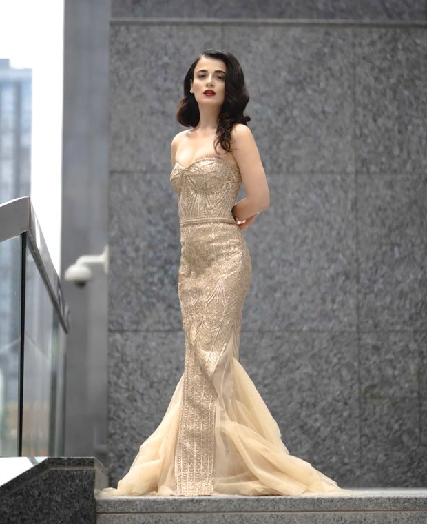 Radhika Madan looks right out of a fairy-tale in gold embellished gown at TIFF 2022 Radhika Madan looks right out of a fairy-tale in gold embellished gown at TIFF 2022