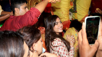 Rashmika Mandanna gets mobbed by fans as she visits Laal Baug cha Raja