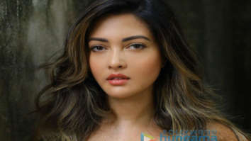 Celebrity Photos of Riya Sen