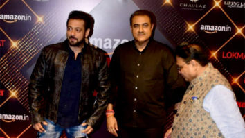 Salman Khan poses for paps at Lokmat Awards