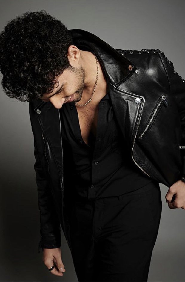Siddhant Chaturvedi likes to keep it subtle yet stylish in an all-black outfit, shares poetry in new post