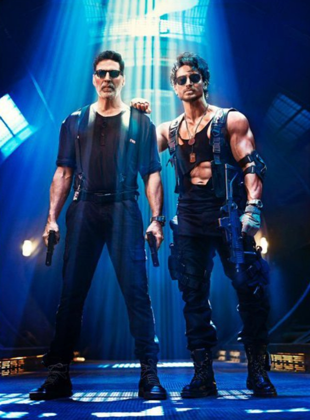 Tiger Shroff wishes Akshay Kumar on his birthday with a photo from the sets of Bade Miyan Chote Miyan 