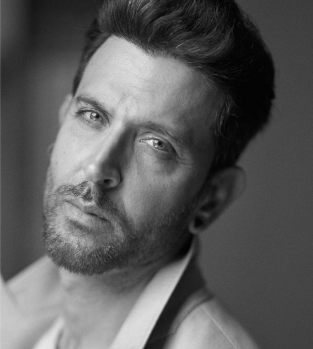 Vikram Vedha star Hrithik Roshan looks oh-so-handsome in this monochromatic picture; checkout
