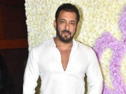 Salman Khan snapped post sister Arpita Khan’s Ganesh aarti