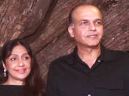 Ashutosh Gowariker twins in black with his wife at Ashvini Yardi’s party
