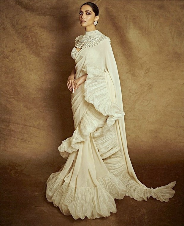 Fashion Faceoff: Deepika Padukone or Hina Khan: Who wore the white ruffled saree by Abu jani Sandeep Khosla better?
