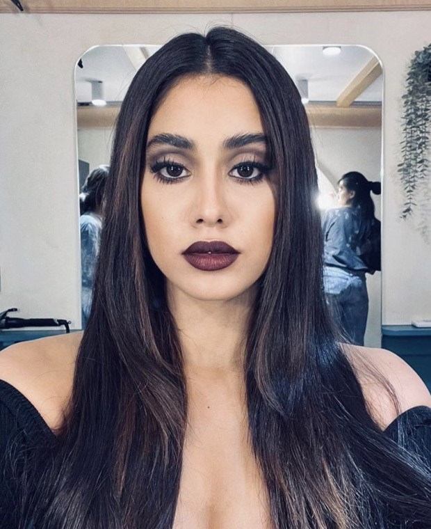 Janhvi Kapoor Rocks A Black Body-con Dress And Dark Makeup To Channel ...