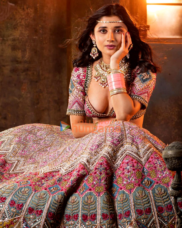 kanika mann 2 4