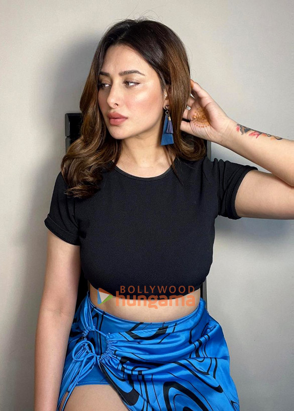 mahira sharma 2 11