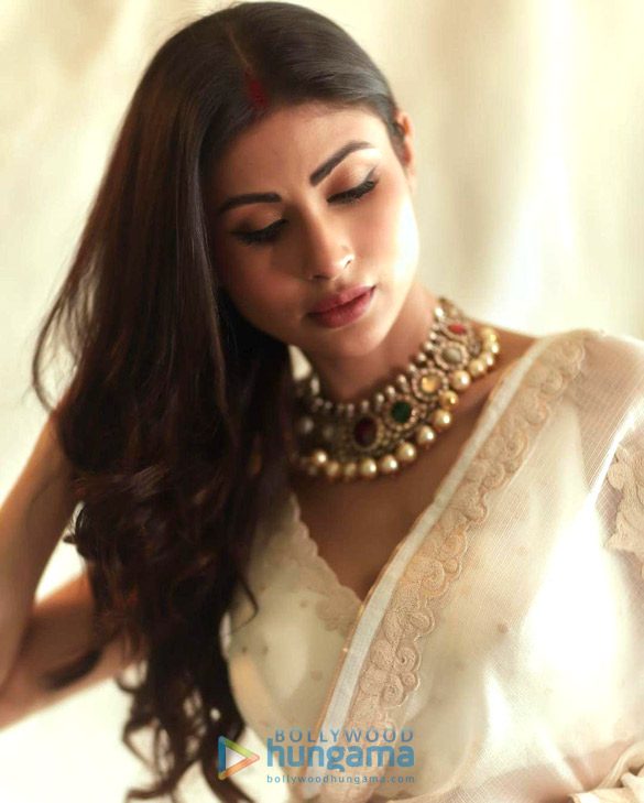 mouni roy 1 166