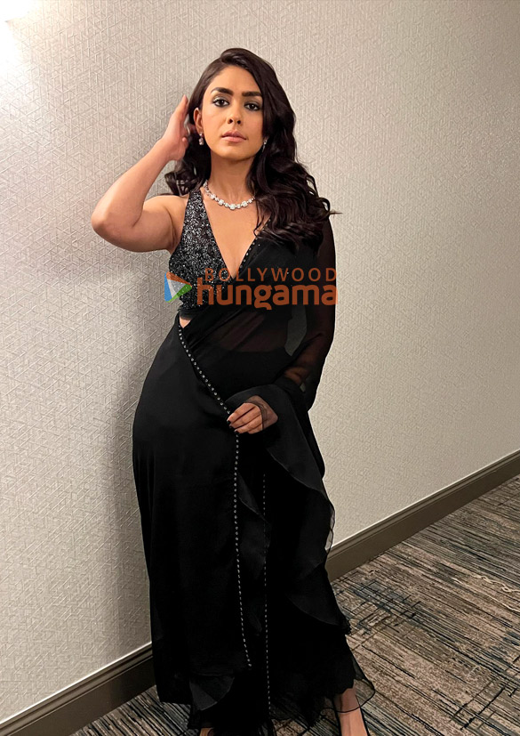 mrunal thakur 3 68