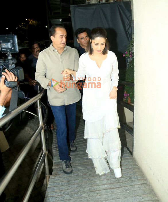 photos akshay kumar jacqueline fernandez and nushrratt bharuccha snapped at juhu pvr for ram setu screening 5