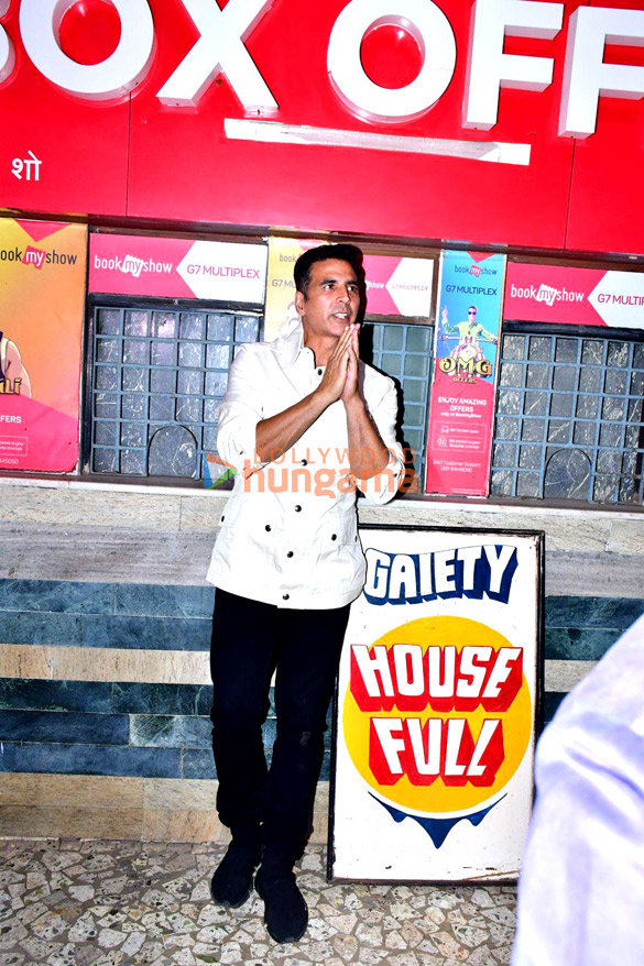 photos akshay kumar and nushrratt bharuccha snapped at g7 in bandra 2