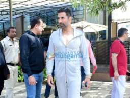 Photos: Akshay Kumar snapped at Yautcha in BKC