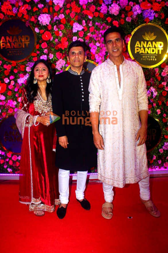 Photos: Amitabh Bachchan, Hrithik Roshan and others snapped attending Anand Pandit’s Diwali bash Photos: Amitabh Bachchan, Hrithik Roshan and others snapped attending Anand Pandit’s Diwali bash