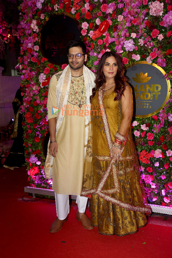 photos amitabh bachchan hrithik roshan and others snapped attending anand pandits diwali bash 13
