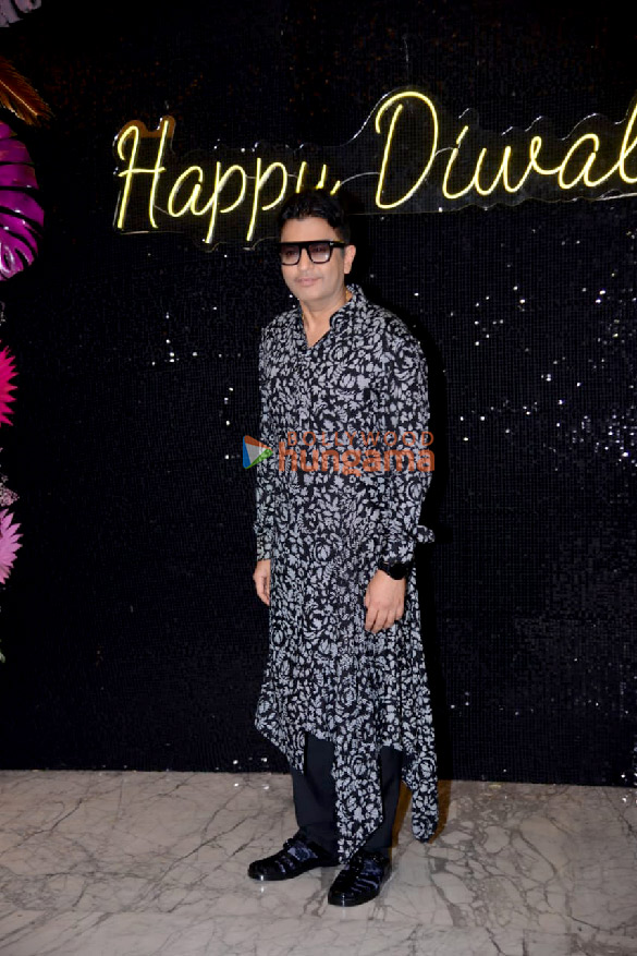 photos celebs attend krishan kumars diwali bash 21