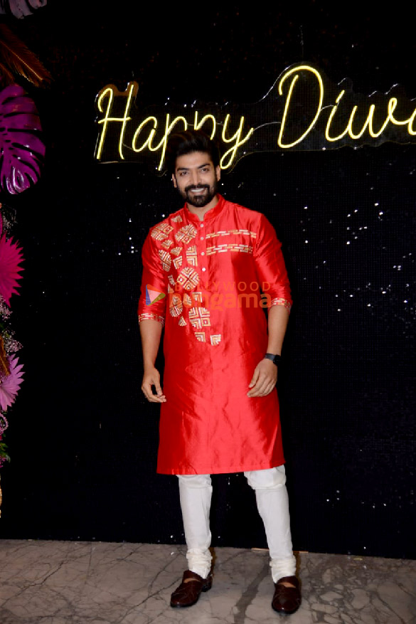 photos celebs attend krishan kumars diwali bash 25
