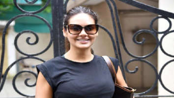 Photos: Esha Gupta snapped in Khar