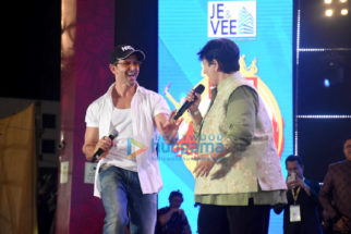 Photos: Hrithik Roshan celebrates Navratri with Falguni Pathak in Borivali