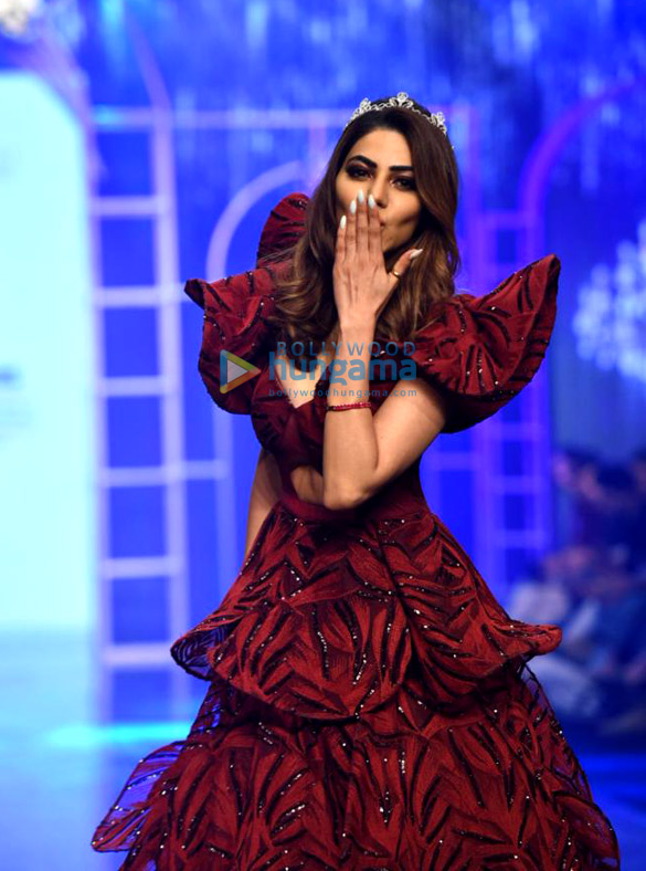 photos isha koppikar aahana kumra divya dutta and others walk the ramp at the bombay times fashion week 20221 3