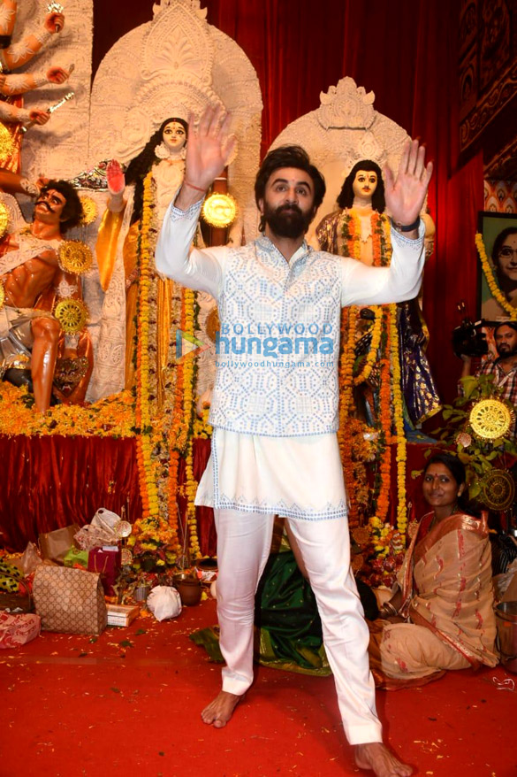 photos kajol rani mukerji ranbir kapoor and others snapped during durga puja at north bombay sarbojanin 7